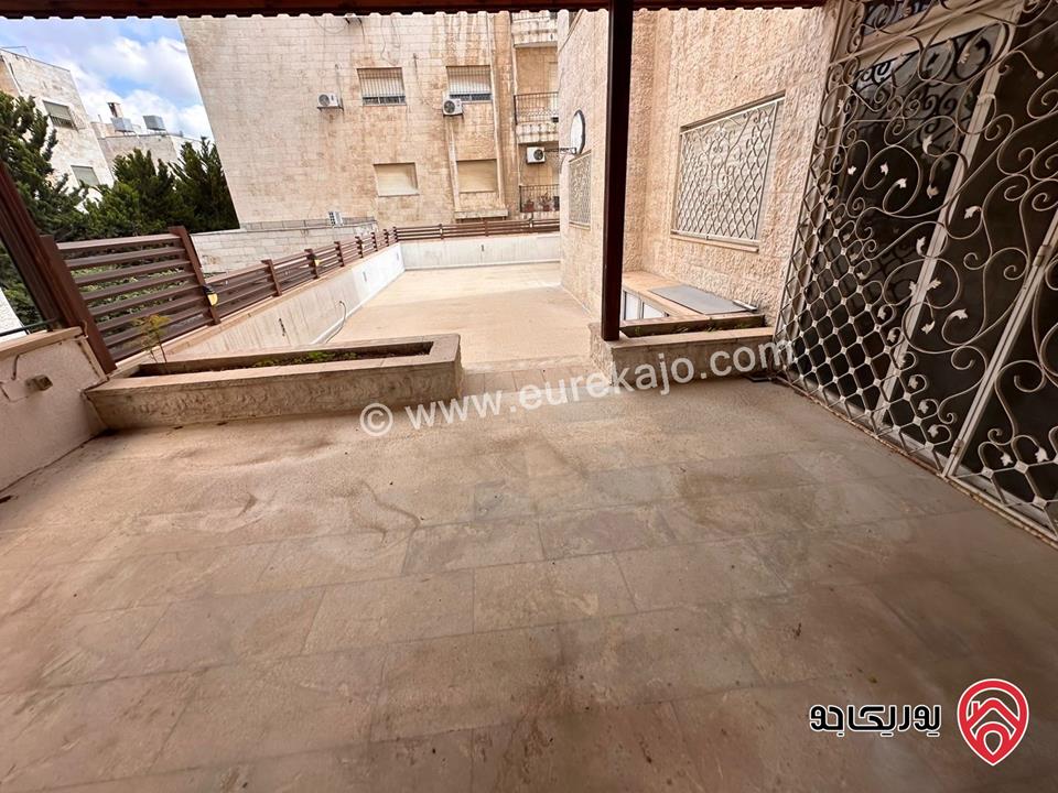 شقة أرضية مساحة 200م داخلي و 350م خارجي للايجار في عمان - دير غبار 