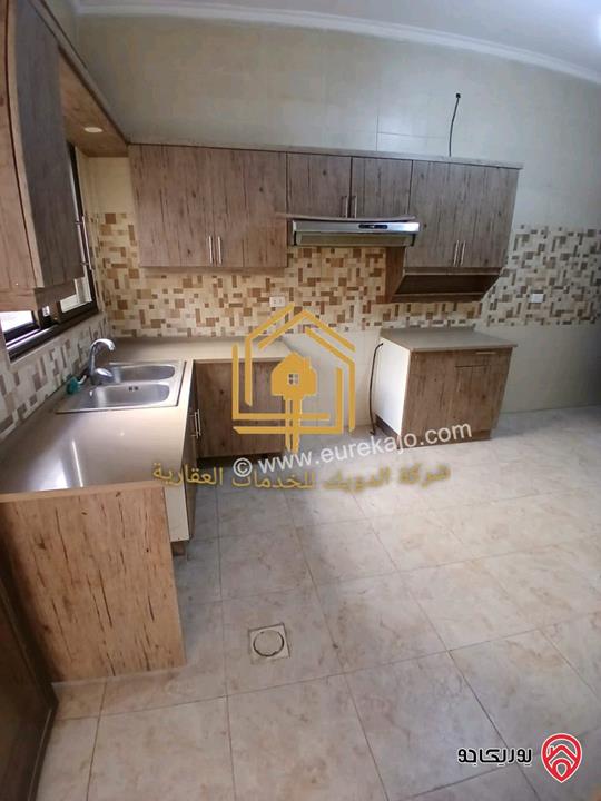 شقة فارغة طابق ثالث مساحة 140م للإيجار في عمان - الدوار السابع 