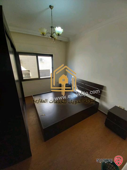 شقة فارغة طابق اول مساحة 110م للإيجار في عمان - الرابية 