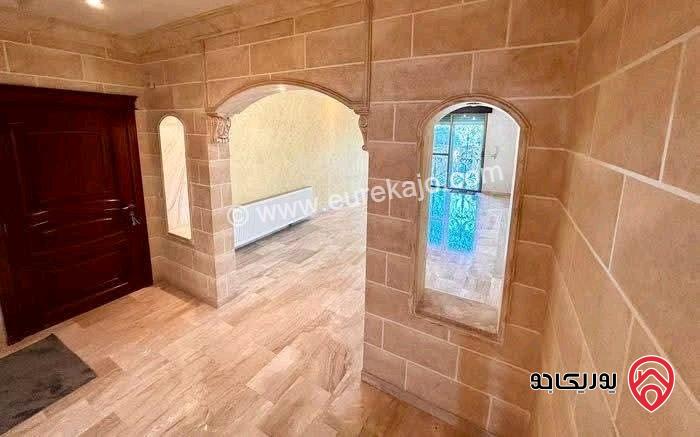 شقة فارغة للايجار ديلوكس ارضية مساحة 235م للايجار في عمان - الكرسي