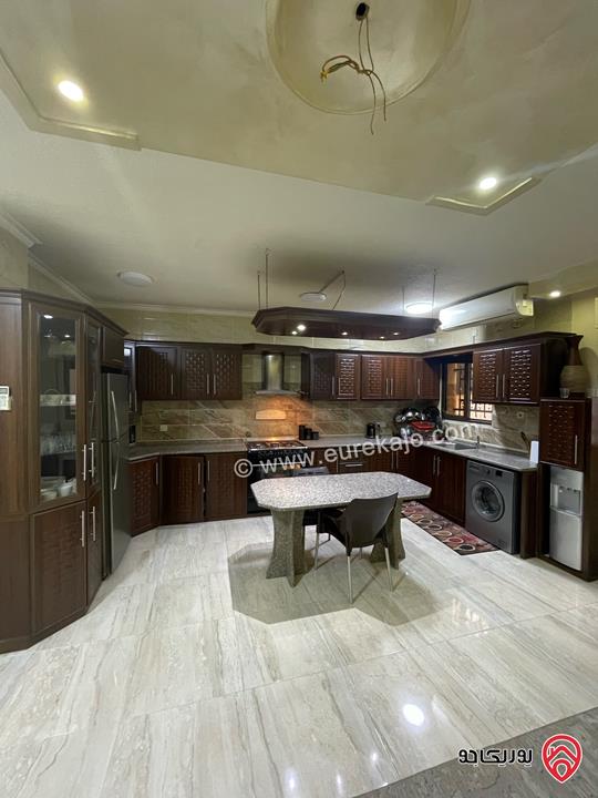 شقة شبه أرضية مساحة 160م داخلي و 180م خارجي للبيع في العقبة/منطقة التاسعة الجمعيات