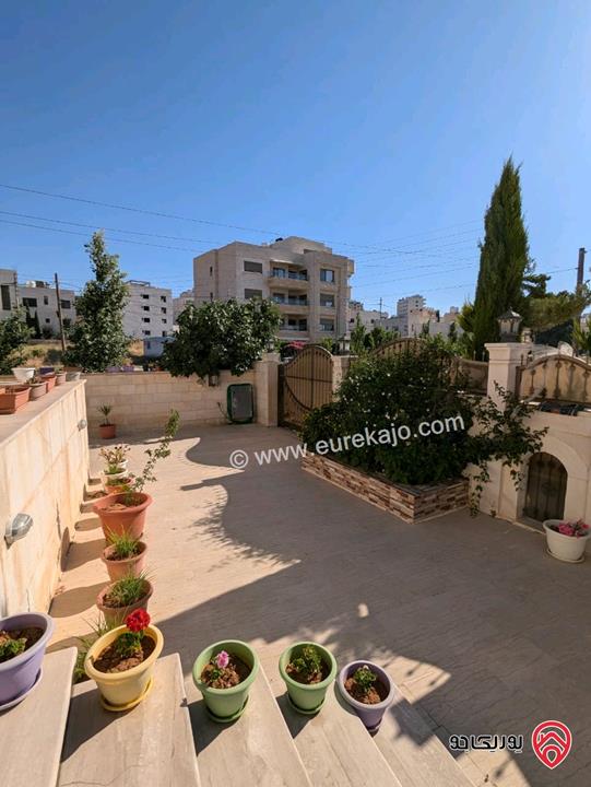 فيلا مساحة 700م على أرض 815م للبيع في عمان - ناعور