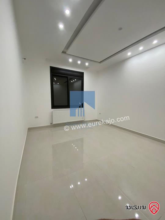 شقة فاخرة للبيع في عمان - الجندويل قرب المتصرفية 170م مع حديقة وترسات 80م تشطيب سوبر ديلوكس بسعر مغري