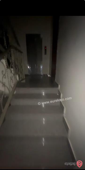 غرفة ماستر مفروشة مدخل مشترك من شقة أرضية للايجار في عمان - الجبيهة الايجار الشهري شامل الكهرباء والماء فقط 