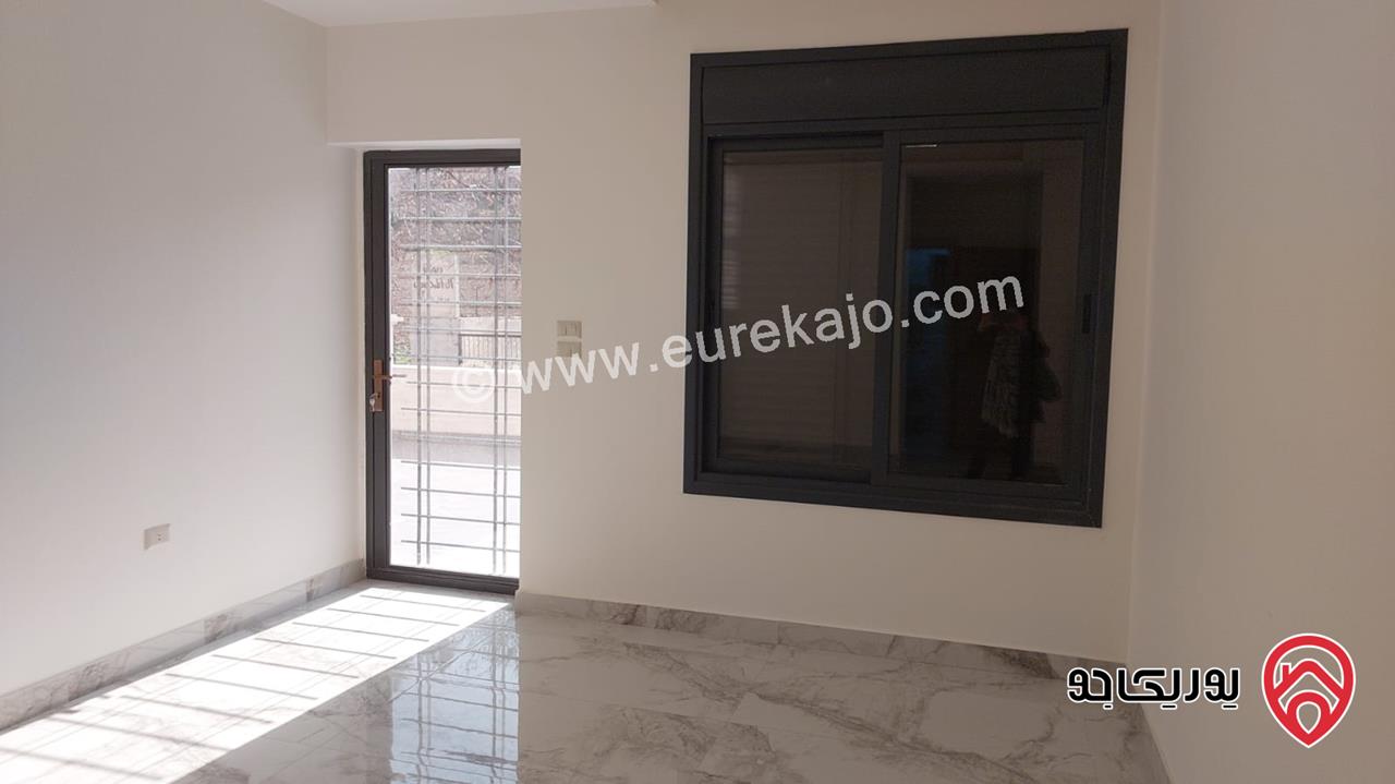 شقة ارضية مساحة 150م داخلي و 90م خارجي للبيع في عمان - عرجان 