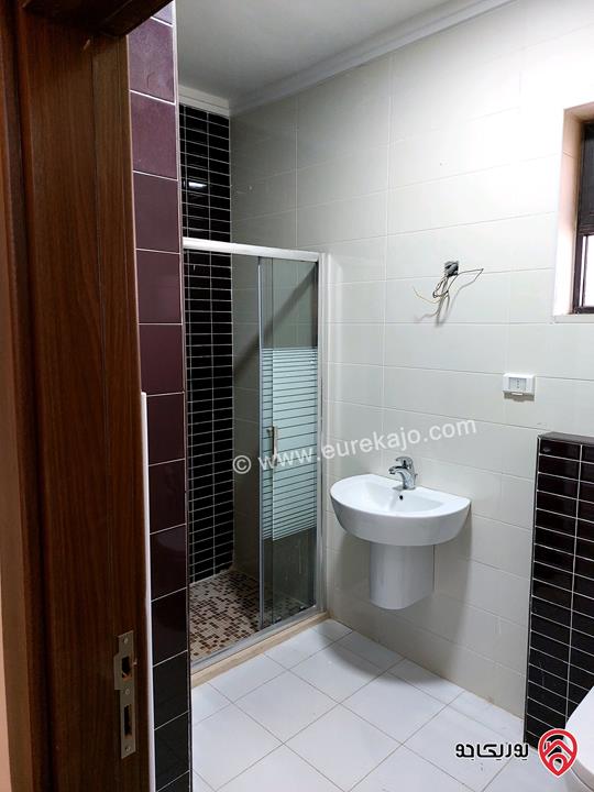 شقة مساحة 210م طابق ثالث للبيع في عمان - طريق المطار من المالك مباشرة