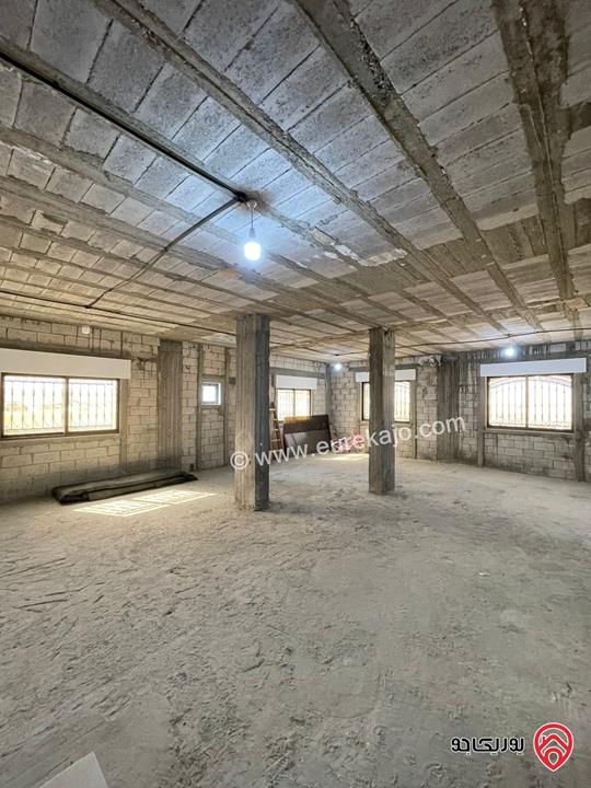 فيلا مساحة الارض 758م مساحة البناء 700م على شارعين للبيع في الزرقاء - ضاحية المدينة المنورة