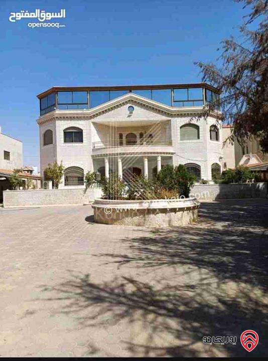 فيلا فاخرة مستقلة مكونة من 3 طوابق على أرض 2 دونم و 810م للبيع في عمان - طبربور 