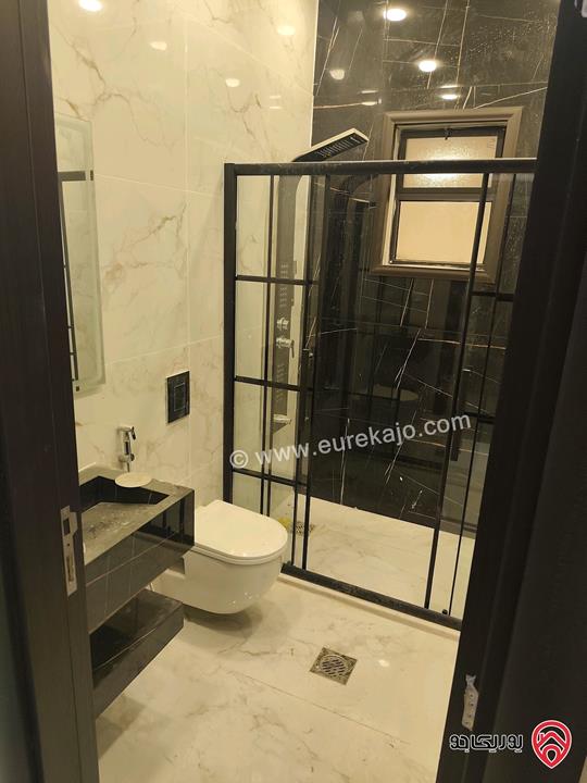 شقة طابق أرضي دوبلكس مساحة 219م مع ساحات خارجية عدد 2 بمساحة 100م للبيع في اربد