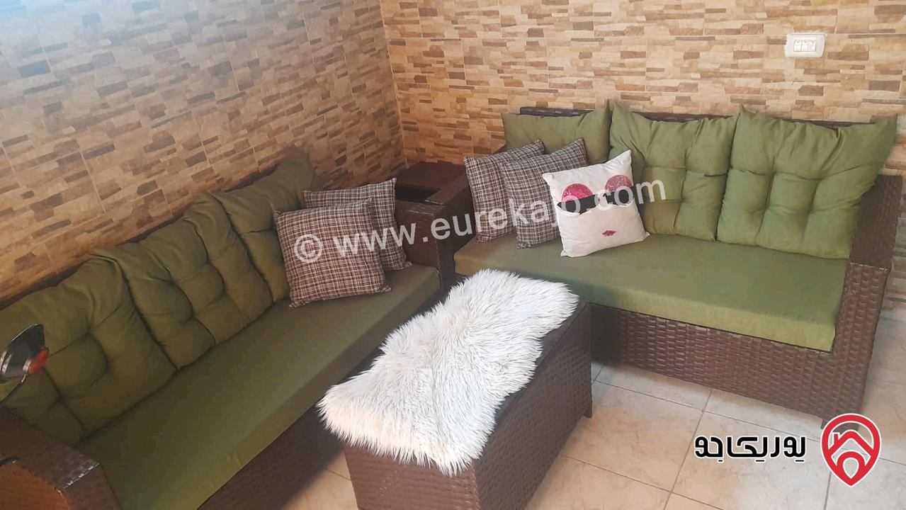 شقة شبة ارضي مساحة 70م داخلي و 120م خارجي للبيع في اربد حي مجمع الشيخ خليل 