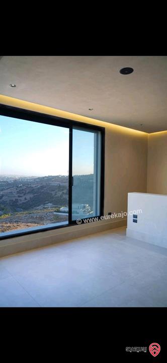 فيلا فاخرة مساحة 700م على أرض 720م للبيع في عمان - دابوق