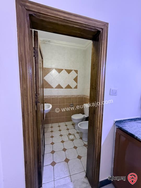 فيلا دوبلكس مساحة 300م على أرض 480م للبيع في مغاريب السلط 