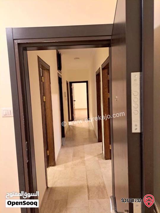 شقة طابق اول مساحة 250م للايجار في عمان - دير غبار