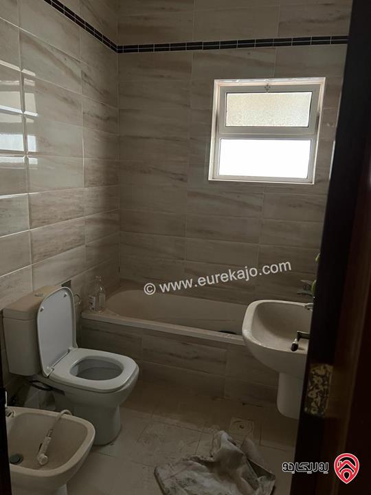 شقه دوبلكس طابق أرضي وتسويه مساحة 300 م2 مع حديقة للايجار في ضاحية الياسمين، 