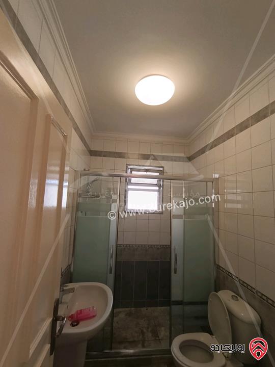 شقة فارغة طابق ثاني مساحة 200م للايجار في عمان - خلدا 