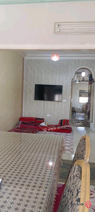 شقة طابق ثالث مساحة 135م للبيع مفروشة في عمان - الجبيهة اقساط