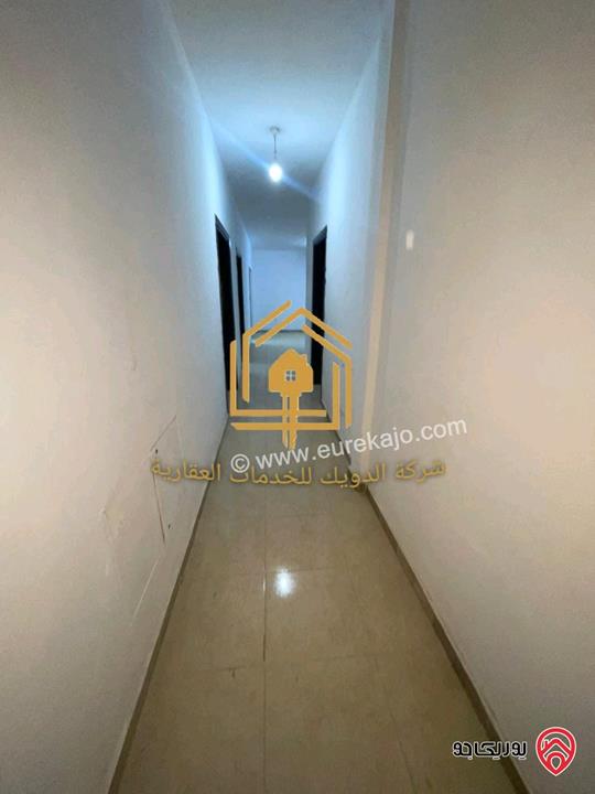 شقة فارغة طابق ثالث مساحة 200م للإيجار في عمان - مرج الحمام 