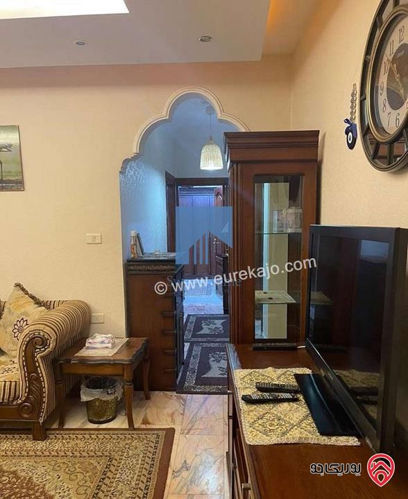 شقة أرضية مميزة 160م مع ترس 20م بسعر مغري للبيع في عمان - أم السماق