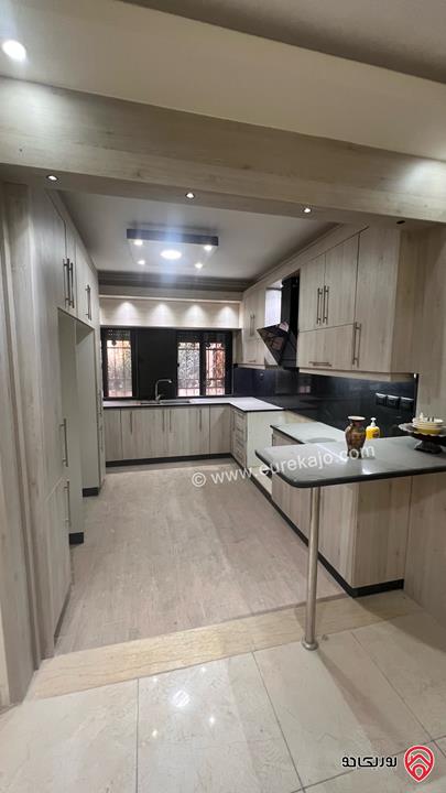 شقة طابق أرضي مساحة 195م داخلي و 40م خارجي للبيع في عمان - حي الضباط - مرج الحمام 