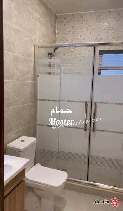 شقة طابق ثالث مع روف مساحة 255م للبيع في الزرقاء الجديدة البتراوي 