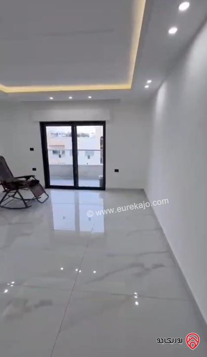 شقة فاخرة طابق ثالث مع رووف مساحة 233م للبيع في عمان - البنيات 