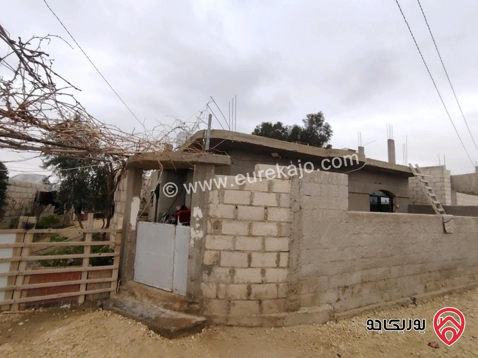 اربع شقق ارضية مساحتهم من 140م - 160م على أرض 1 دونم للبيع في المفرق 