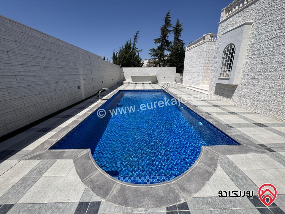 فيلا مستقلة للبيع في عمان - عبدون مساحة الارض 1350 م والبناء 1000م ، الحديقة 400م ، الترس 200م بالقرب من السفارة الامريكية موقع مميز 
