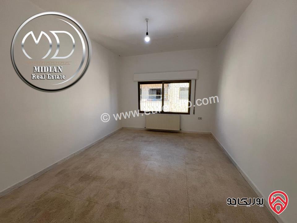 شقة مساحة 170م طابق ثالث للبيع في عمان - ام اذينة تصلح للاستثمار بسعر مميز جداً