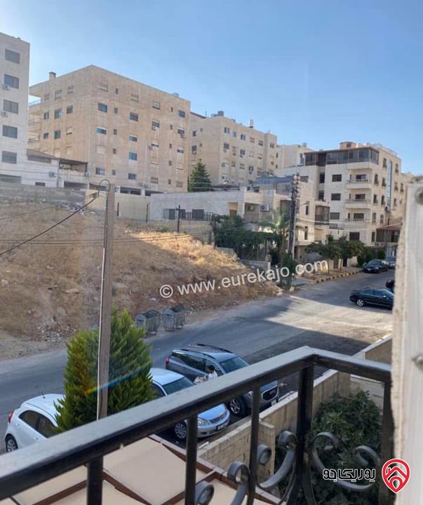 شقة طابق ثالث مساحة 160م مع روف منفصل 55م للبيع في عمان - الكرسي