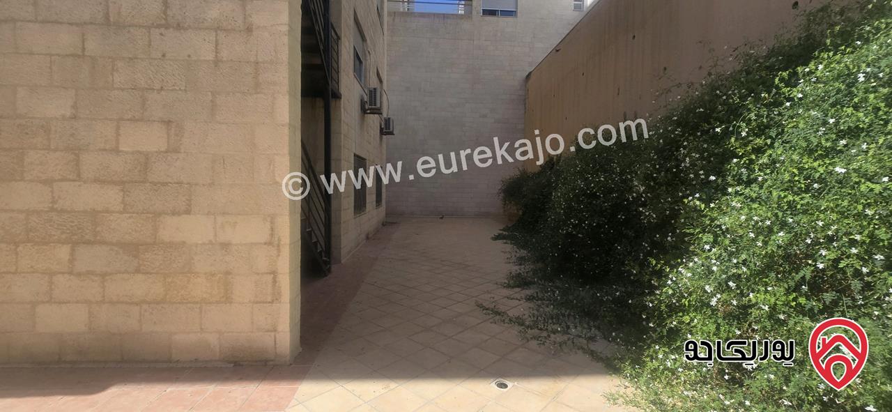 شقة ارضية مساحة 351م و حديقة وتراسات 350م للبيع في عمان - الرابية
