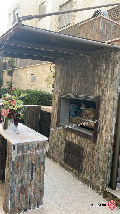 شقة ارضية طابقية مساحة 300م حديقة وتراسات 350م للبيع في عمان - أم أذينة