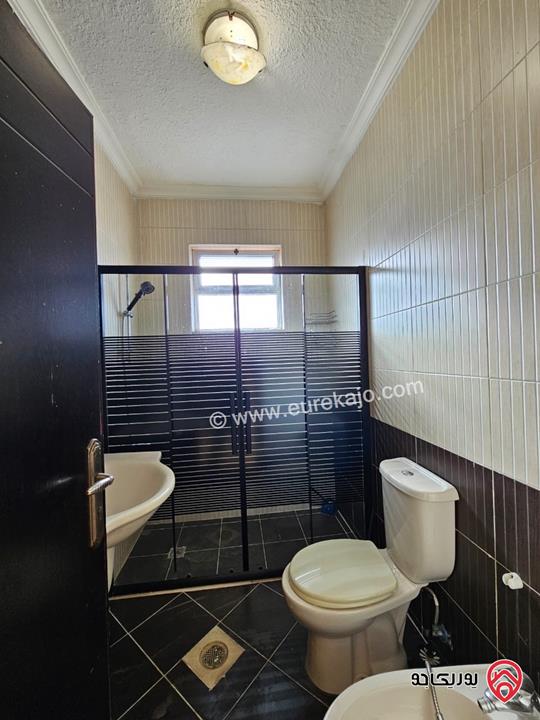 شقة طابق أول مع روف مساحة 320م للايجار في عمان - الرابية