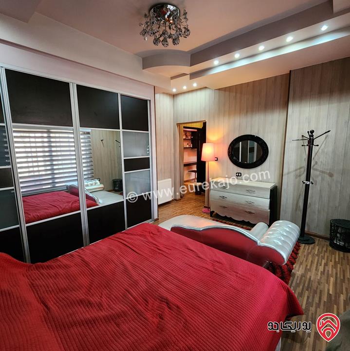 شقة فاخرة مفروشة طابق تسوية مساحة 260م للبيع في عمان - خلدا