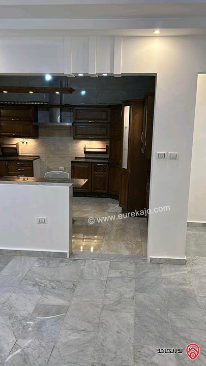 شقة طابق أول مساحة 196م للبيع في عمان - مرج الحمام 