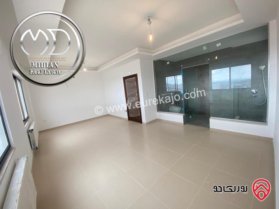 شقة جديدة للبيع في عمان - خلدا العوجانية طابق ثالث مع روف مساحة 225م تشطيبات و ديكورات سوبر ديلوكس اطلالة رائعة