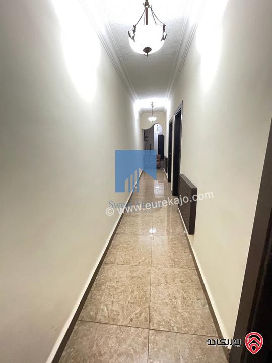 شقة مفروشة طابق اول 150م تشطيب سوبر ديلوكس للبيع في عمان - خلدا 