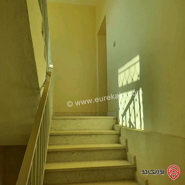 قطعة أرض مساحة 594م عليها بيت طابقين للبيع في البحر الميت جوفة الكفرين 