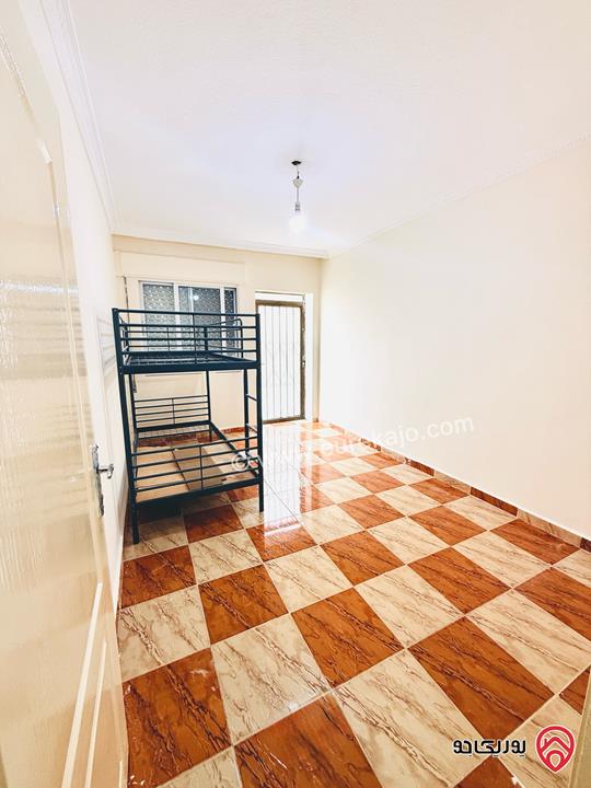 شقة شبه ارضية مساحة 120م داخلي و 100م خارجي للبيع في عمان - طبربور 