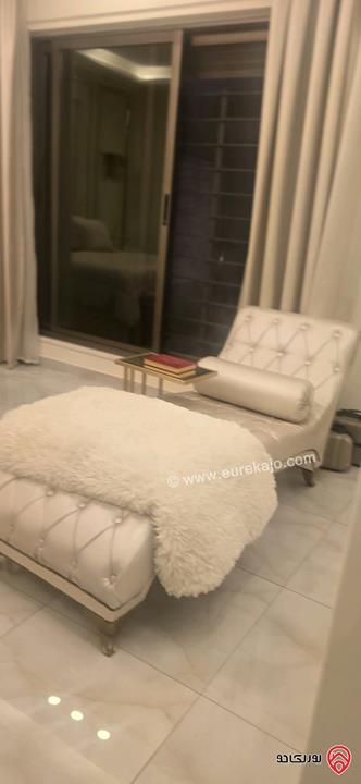 شقة ارضية مساحة 248م مع توسعة 10م مقززة حديقة وتراسات 350م للبيع في عمان - ام اذينة