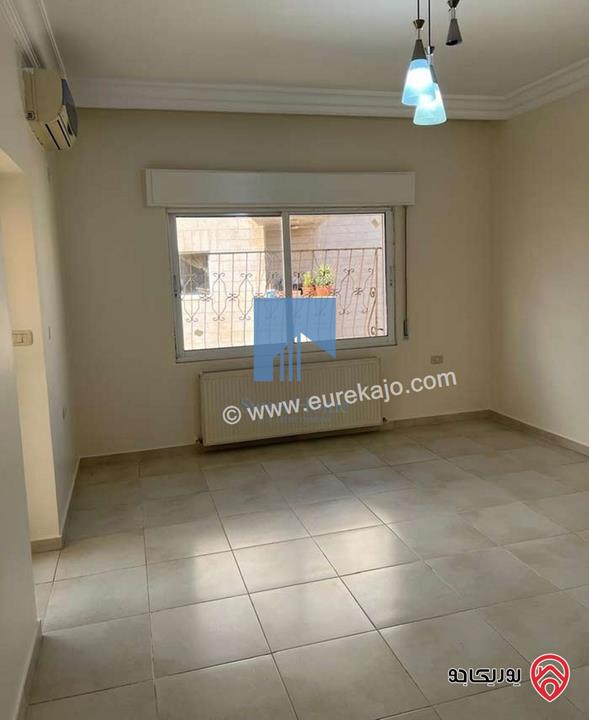 شقة مميزة طابق ثالث 215م تشطيب سوبر ديلوكس بسعر مغري للبيع في عمان - أم السماق
