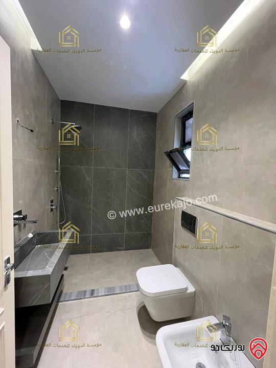 شقة فارغة طابق ثانى مساحة 220م للايجار في عمان - الصويفية 