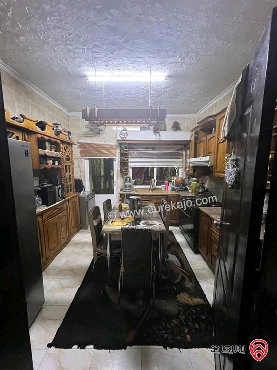 شقة طابق ثالث مساحة 150م للبيع في عمان - طبربور حي الخزنة