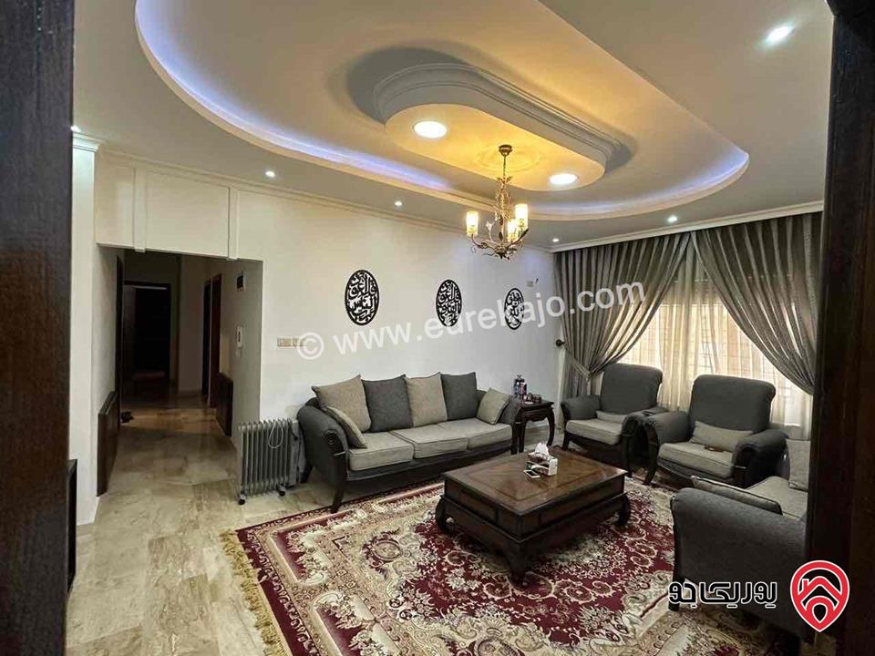 شقة مساحة 180م طابق أول للبيع في عمان - تلاع العلي