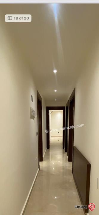 شقة جديدة شبه مفروشة مساحة 210م للايجار في عمان - دير غبار