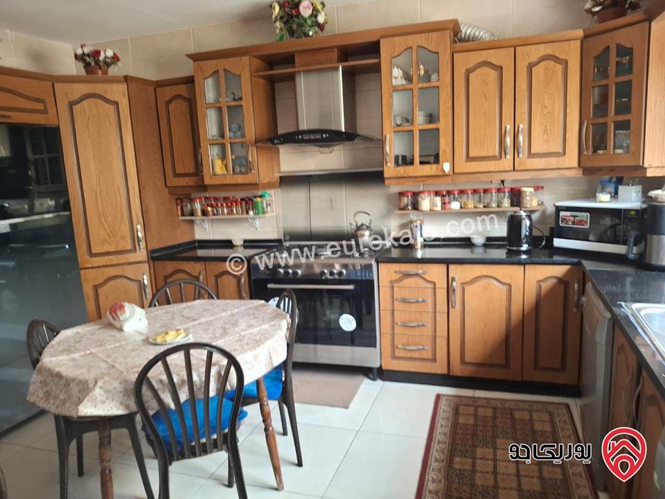 فيلا دوبلكس مساحة 200م على أرض 250م للبيع في عمان - طبربور 