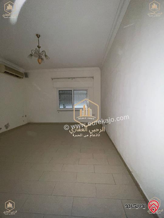 شقة أرضية مساحة 450م داخلي و 300م خارجي للايجار في عمان - الجاردنز