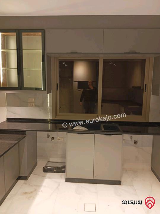 فيلا طابقين مساحة 340م على أرض 319م للبيع في الزرقاء - شومر 