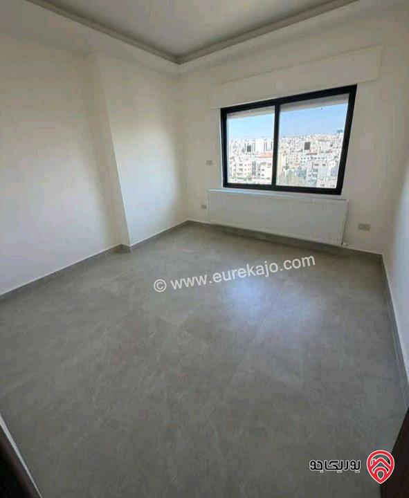 شقة فارغة طابق ثالث مساحة 130م للايجار في عمان - ام السماق 