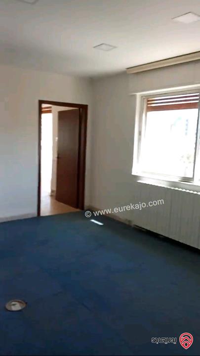 مكتب تجاري مساحة 300م للايجار في جبل عمان 