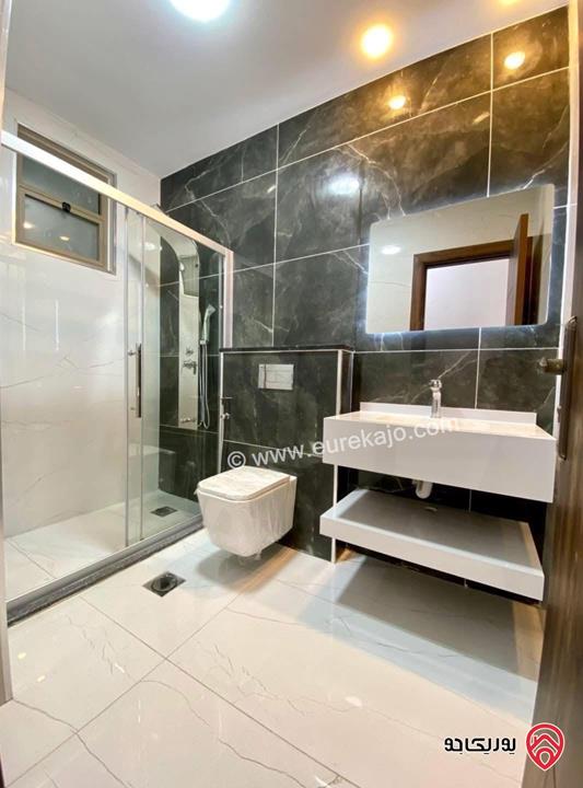 شقة ارضية مساحة 212م داخلي و 200م خارجي للبيع في عمان - ابو علندا اسكان الكهرباء 